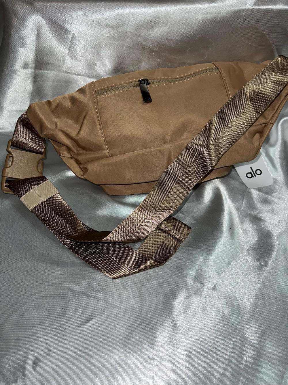 ALO Yoga Women’sTan Nylon Belt Bag - Picture 2 of 3